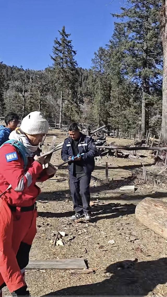 盛煌登录:博主在虎跳峡乘滑翔伞飞跃雪山失联超72小时,当地:正在进行地毯式搜索